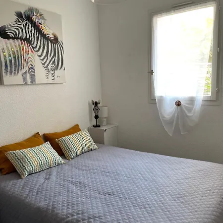 Apartment Cyprien Port